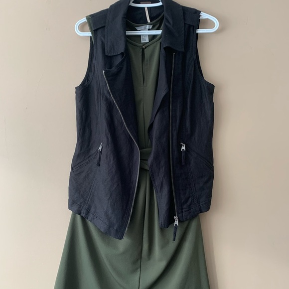 Temperance Light Black Vest - Small - Picture 6 of 8